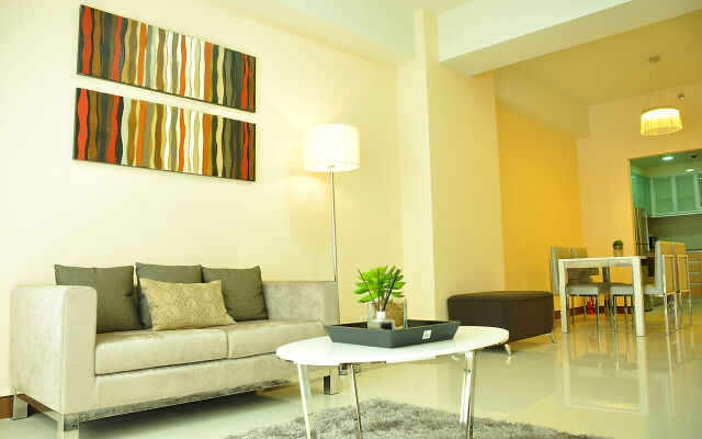 CSuites at Two Central Residences