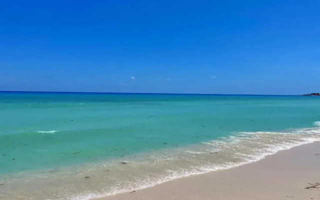 Luxury beachfront villa at Nizuc