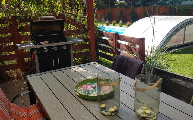 Pool & Lake Holiday Home