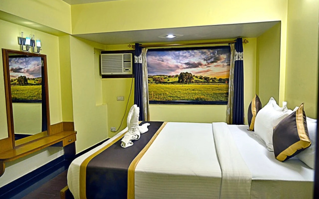 Hotel Rajhans International