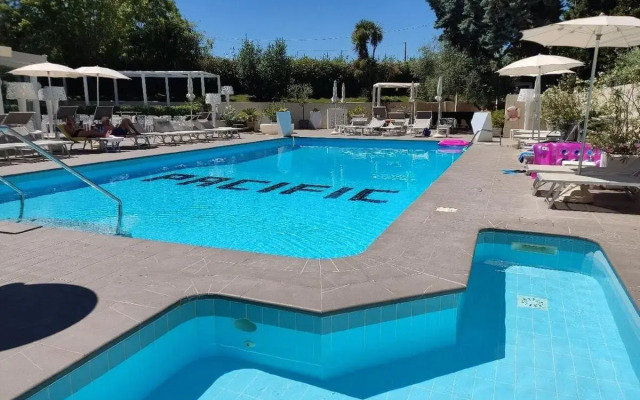 Hotel Pacific