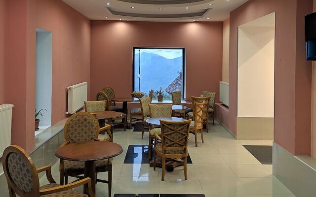 Shino Hotel