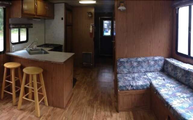 Timber Bay Lodge & Houseboats