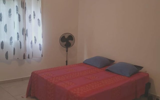 House with 2 Bedrooms in Saint-Denis, with Furnished Terrace And Wifi