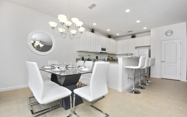 Veranda Palms by VHC Hospitality