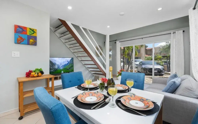 Newly Renovated Queen Bed Studio Loft Palmbeach