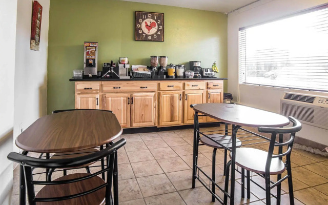 Rodeway Inn & Suites