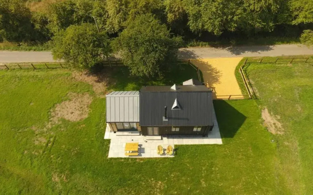 Rustic 1-bed Holiday Home in Suffolk Countryside