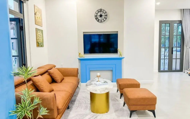 Deluxe 4 Br Warm Villa - Novaworld PT