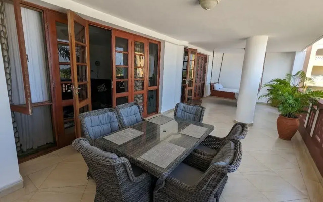 Lux Suites Lamera Beachfront Apartments