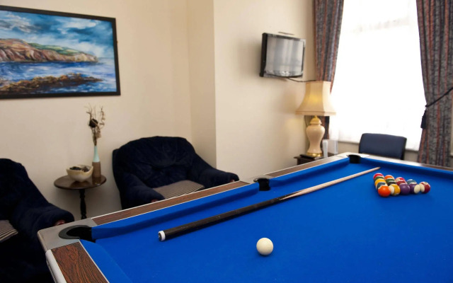 Clarence Gardens Hotel