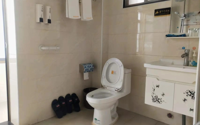 Tonghuayuan Business Hotel