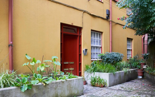 Riverside (with 3 Bedrooms) by JC