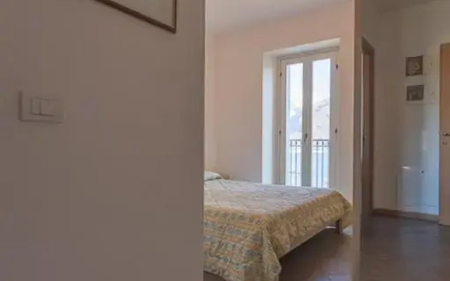 Casa Amarilla