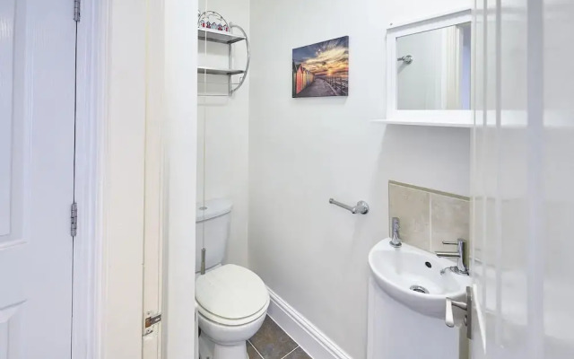 Host Stay The Whitby Pearl