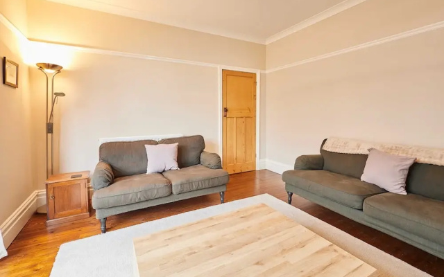 Host Stay Bristol Avenue