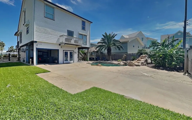 Tiki Lagoon by Ryson Vacation Rentals