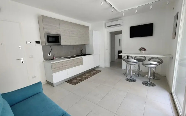 Modern Flat With Swimming Pool by the Beach