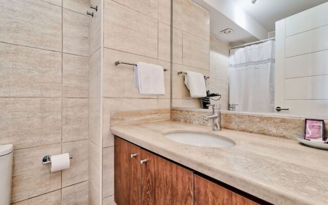 Red Velvet - 1BR - w/Parking, AC & Terrace