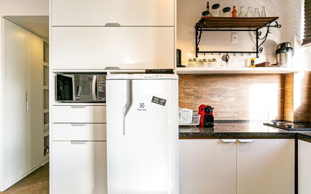 Apartamento pé na areia em Jurerê JBM202