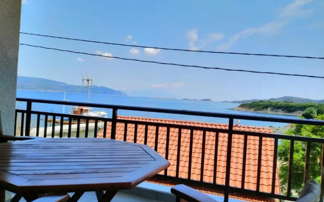 Gianni's Apartment By The Sea