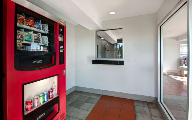 Motel 6 Sulphur Springs, TX