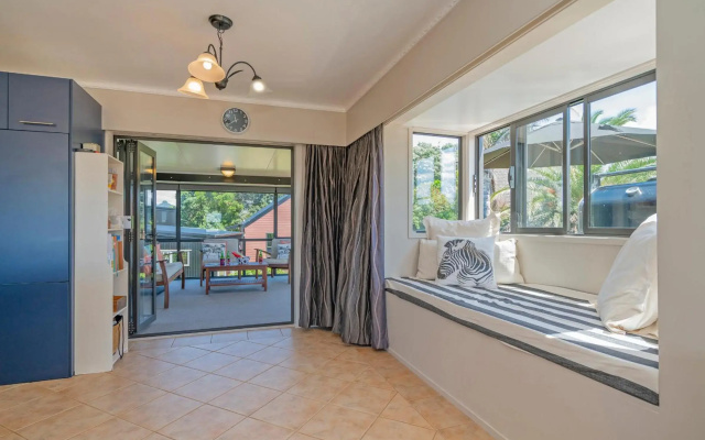 Bach on Boulevard - Pauanui Holiday Home