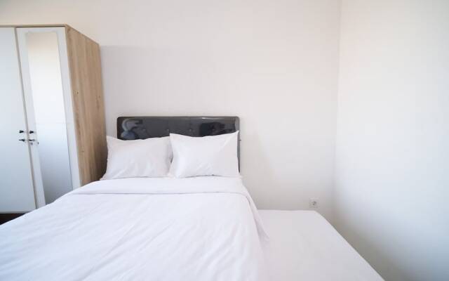 Comfy And New Studio At Citraland Vittorio Apartment