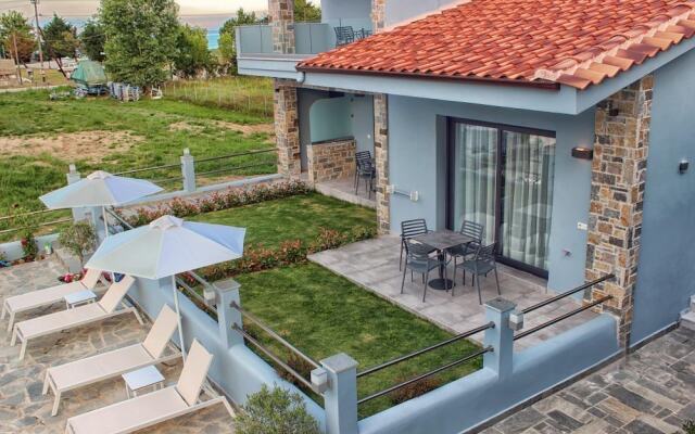 Theros Villas & Suites