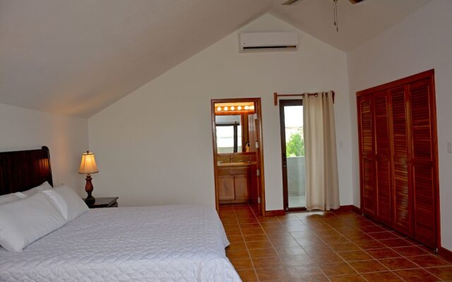 Casas de la Caye Villas