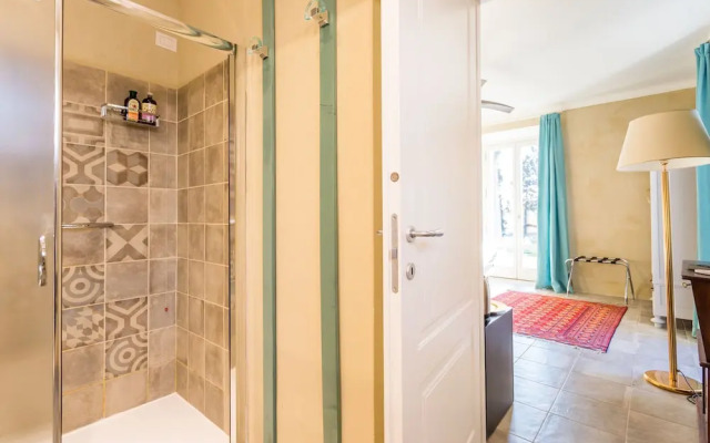 White Lilac romantic B&B adults only