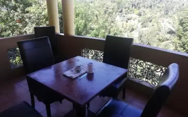 BLUE MOON - Kandy Cheap Guest House