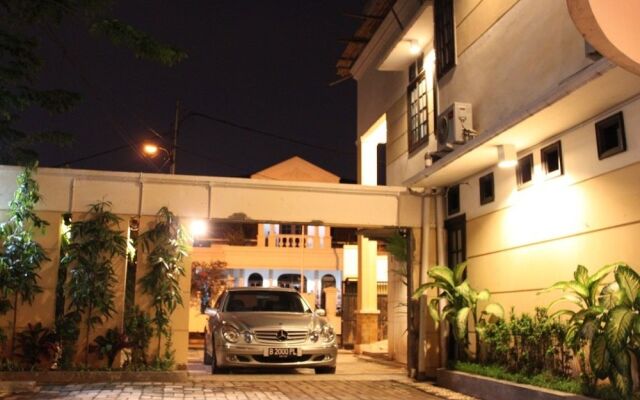 Lagura Residence Guest House