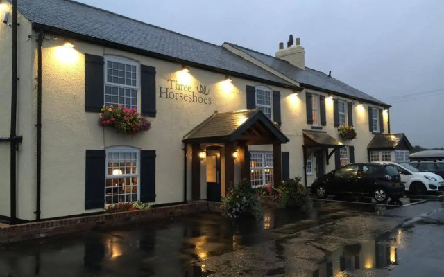 The Three Horseshoes