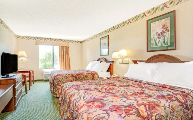 Days Inn Louisburg