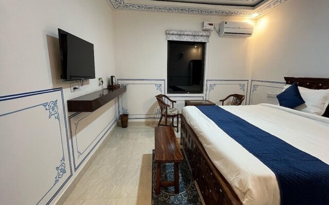 The Castle Crown Hem Vilas Resort