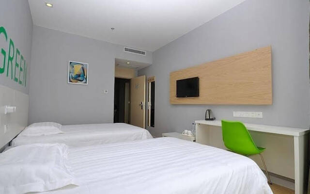 Motel168 New Jing Qiao Road Inn