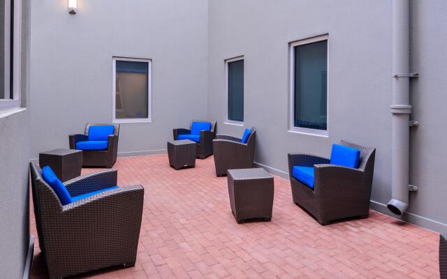 Holiday Inn Express New Orleans - St Charles (ex Modern Hotel)
