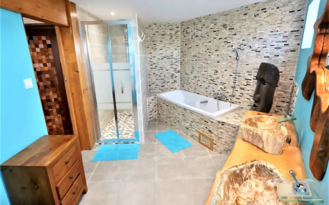 Luxurious Villa With Private spa Near Beach