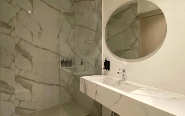 w Grandiose 2BR w Lovely Terrace in CTG