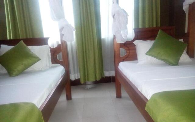 Sunset Apartments S6