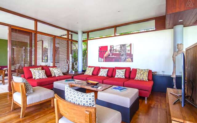 The Colonnade by Exotiq Villa Holidays