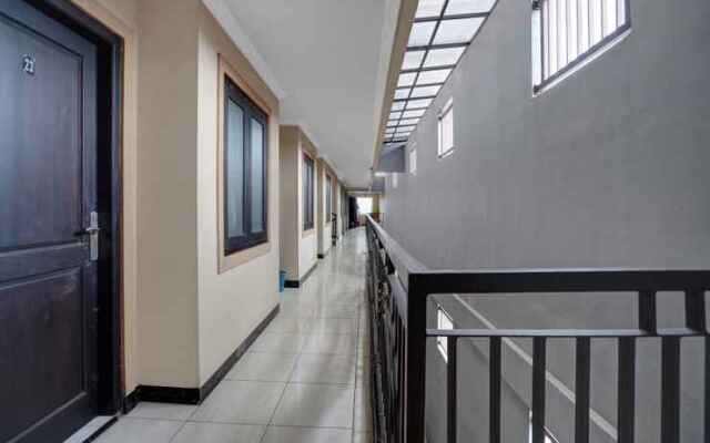 OYO 90477 Kedung Anyar Residence