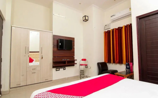 OYO Flagship 12365 CZ Inn