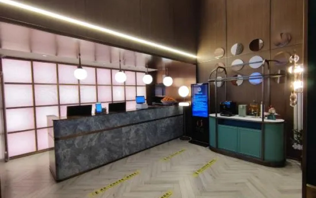 Orange Hotel (Beijing Xizhimen Xinjiekou Subway Station)