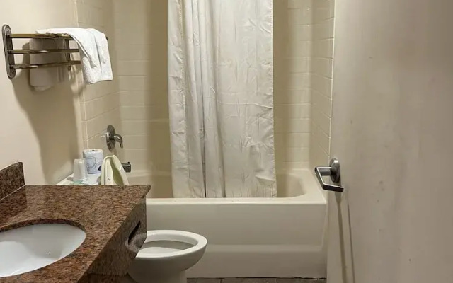 Metro Inn & Suites