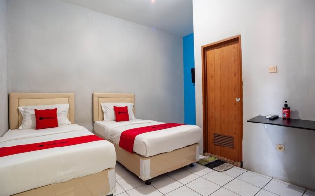 RedDoorz Syariah near Margonda Raya