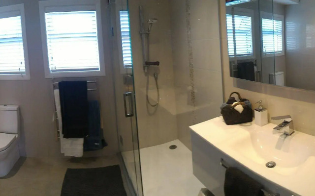 Whangaparaoa Lodge Motel