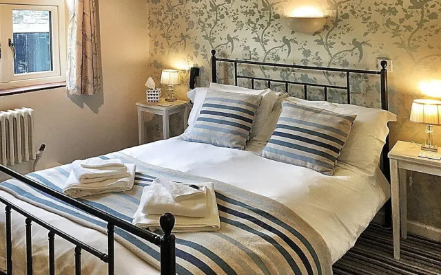 The Hand at Llanarmon