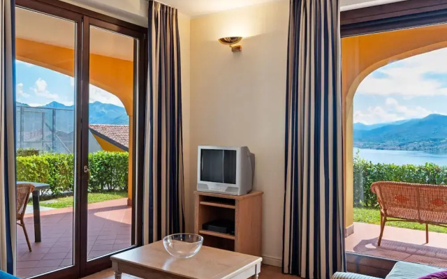 Spacious Apartment in Rancone With Lake View
